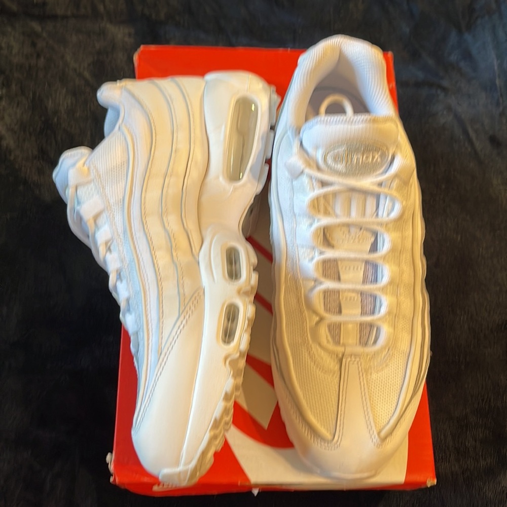 Nike Air Max 95 Essential Size 7.5 (Mens)